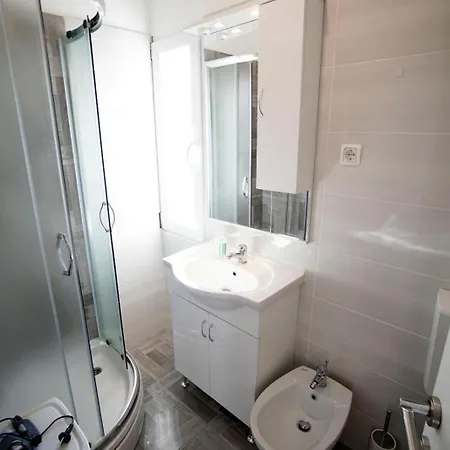 Nicole Apartament *